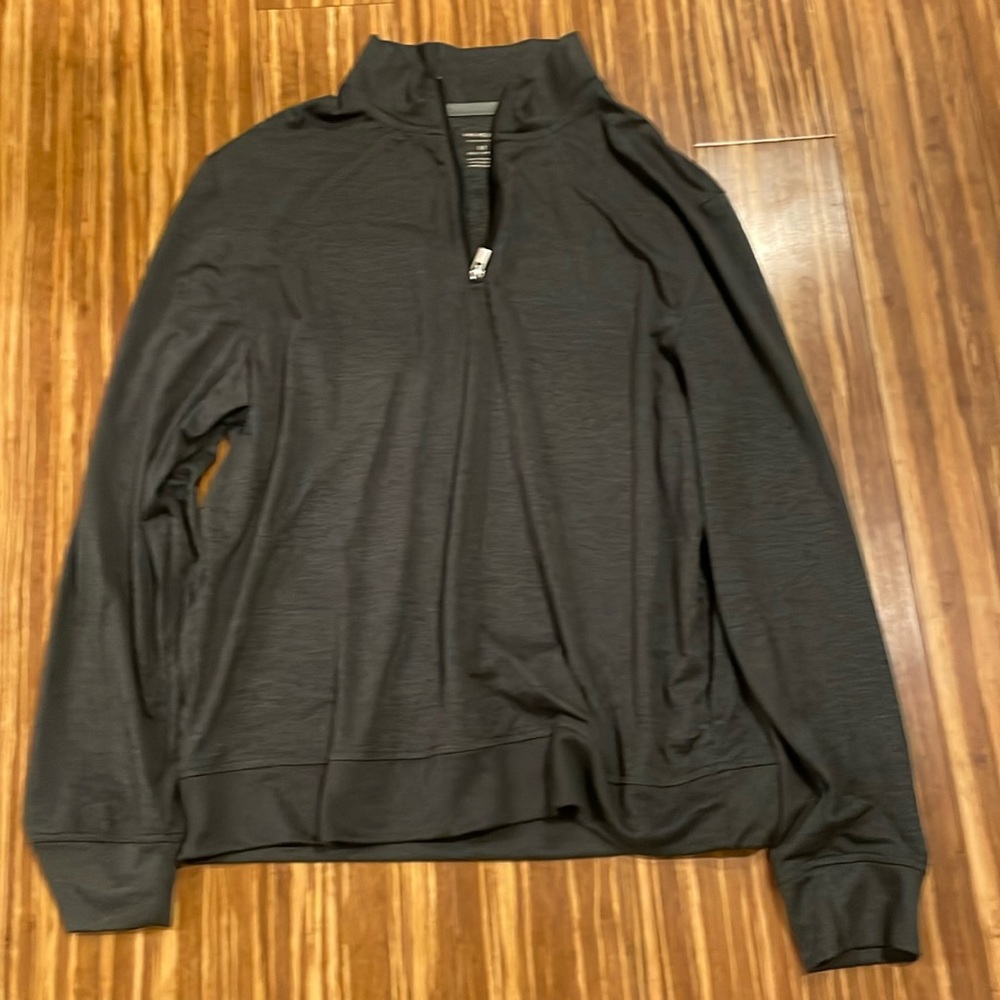 Men’s medium long sleeve Van Heusen pullover (worn)